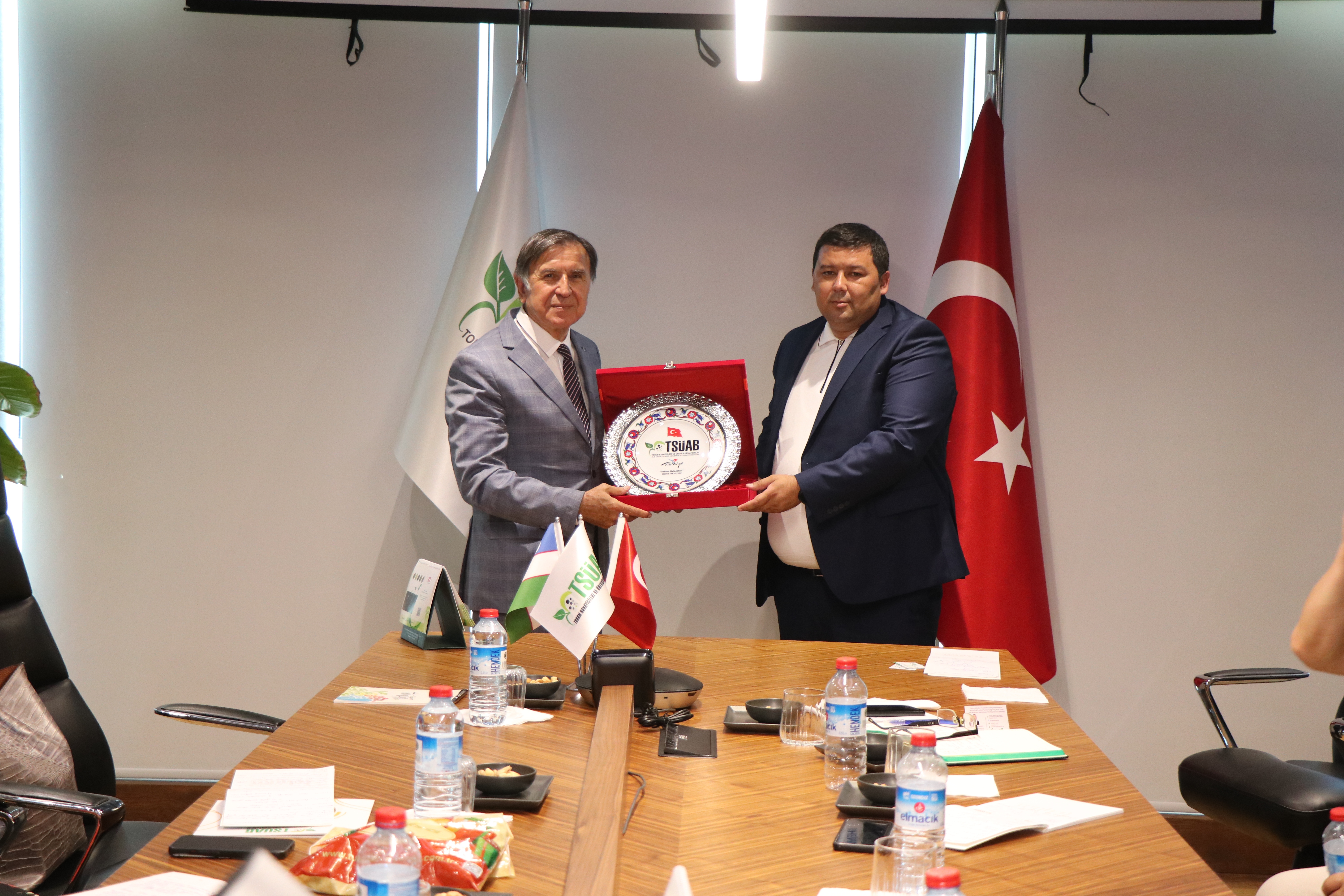 Özbekistan Temsilcileri TSÜAB’ı Ziyaret Etti